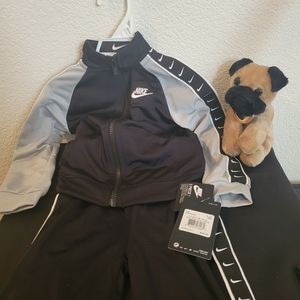Nike sweatsuit